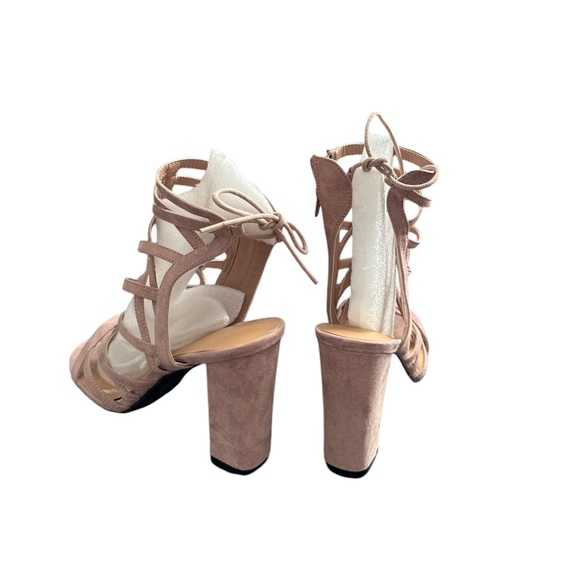 Charlotte Russe Faux Suede Chunk Heels - Picture 4 of 7